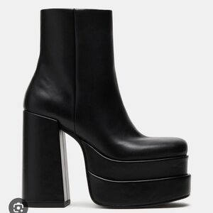 Steve Madden Cobra Boots
